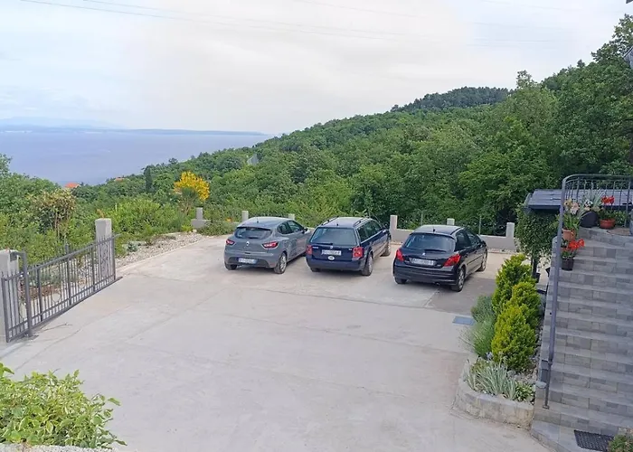 Susanj أوباتيا